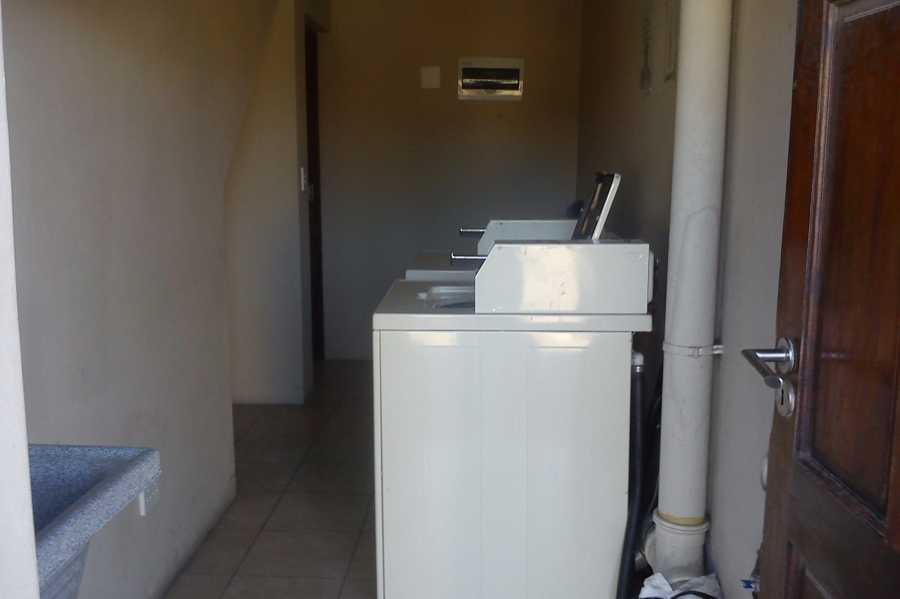 1 Bedroom Property for Sale in Sunridge Western Cape